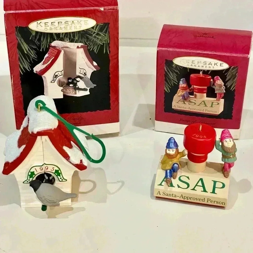 Hallmark Vintage KEEPSAKE Ornaments Set of 2 in new like condition